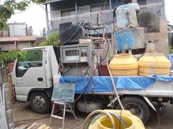 家 傾き修正 充填注入作業車.png